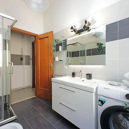 Micheles Flat By Domusdimore *