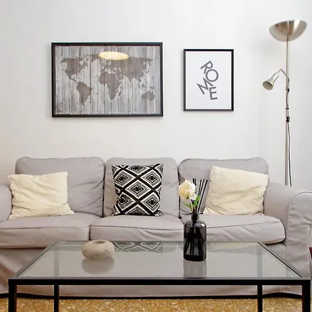 Micheles Flat By Domusdimore דירה *