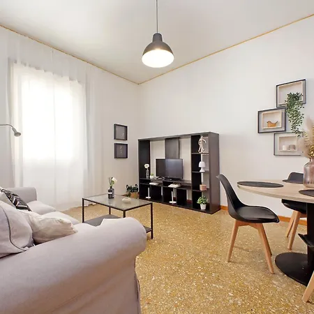 Micheles Flat By Domusdimore *