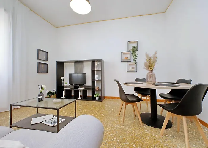 Micheles Flat By Domusdimore Apartment